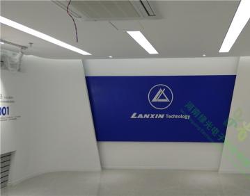 欧冠赛事下注平台(中国)有限公司蓝信科技有限公司展厅，虚拟高铁，模拟驾驶